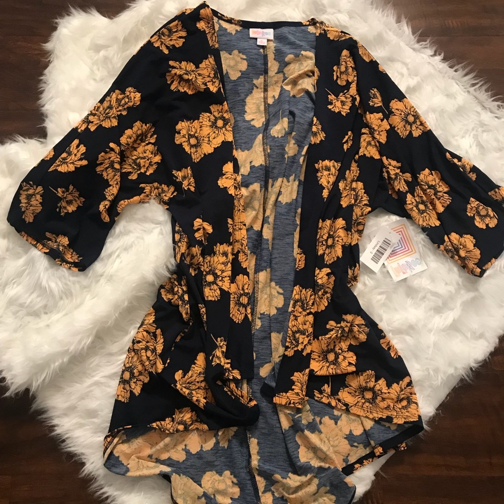 🎀 LULAROE KIMONO 🎀